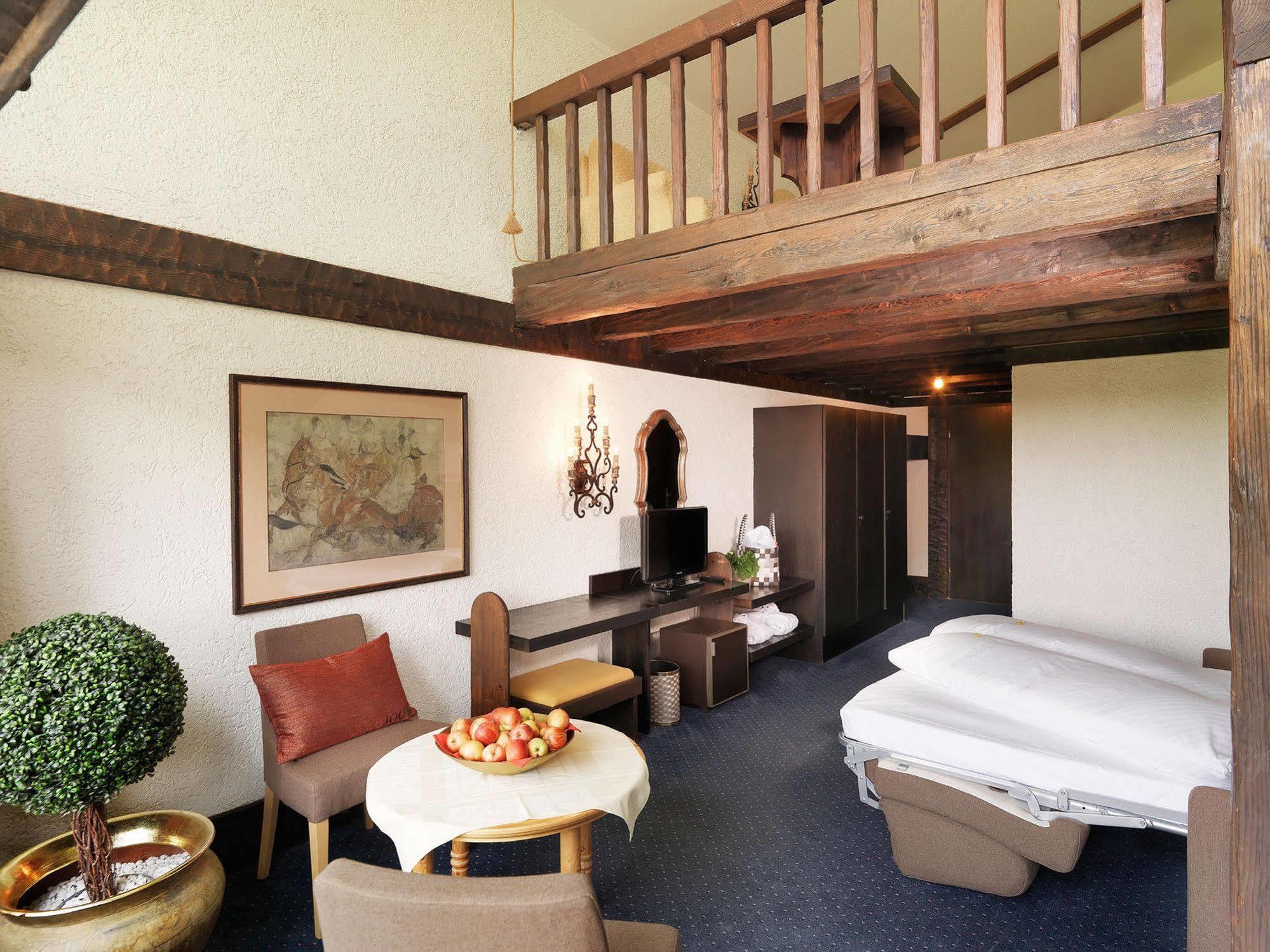Kaysers Tirolresort - Wohlfuehlhotel Fuer Erwachsene ミエミング エクステリア 写真