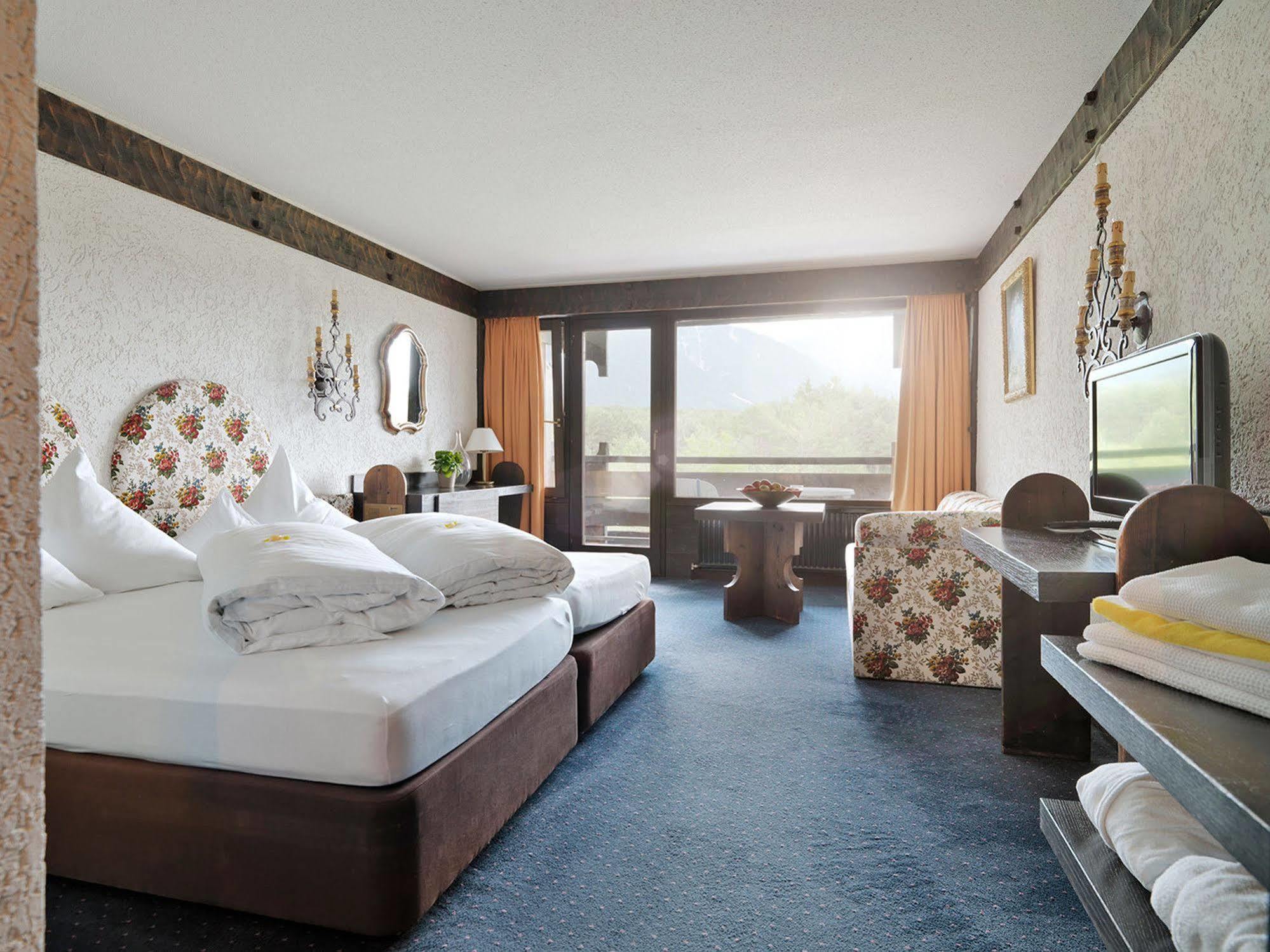 Kaysers Tirolresort - Wohlfuehlhotel Fuer Erwachsene ミエミング エクステリア 写真