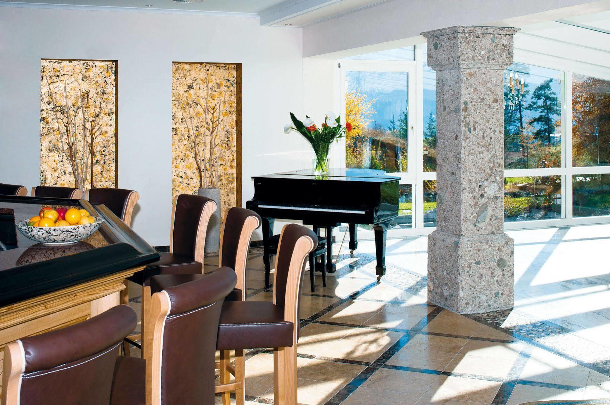 Kaysers Tirolresort - Wohlfuehlhotel Fuer Erwachsene ミエミング エクステリア 写真